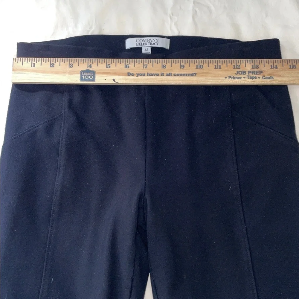 Ellen Tracy Black Ponte Front Seam Pants with Gold Accent. Size Medium. Ankle